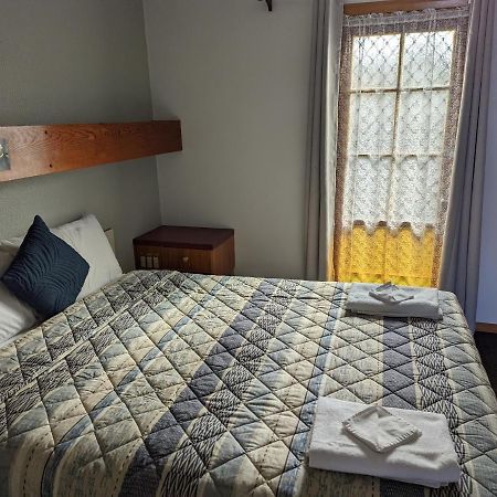 אלבורי Elm Court Motel מראה חיצוני תמונה