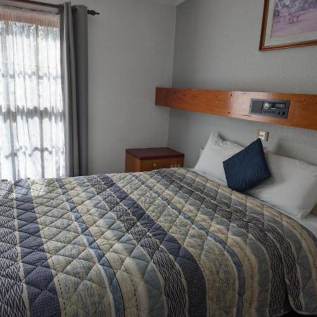אלבורי Elm Court Motel מראה חיצוני תמונה