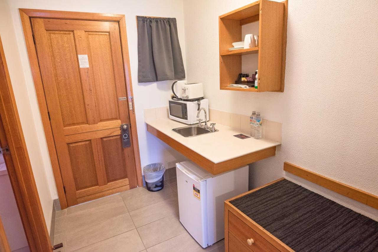 אלבורי Elm Court Motel מראה חיצוני תמונה