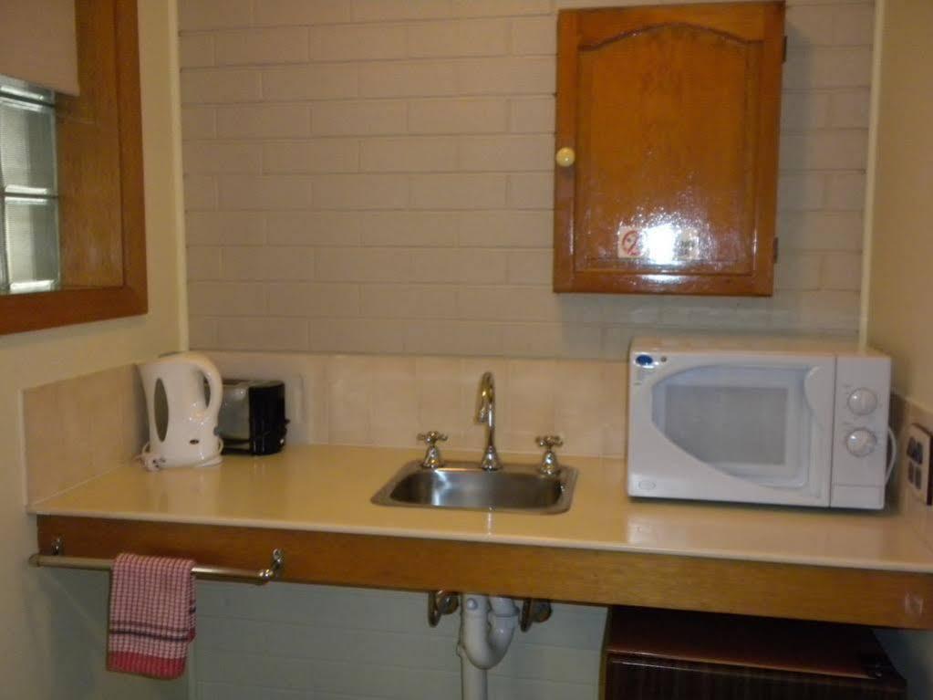 אלבורי Elm Court Motel מראה חיצוני תמונה