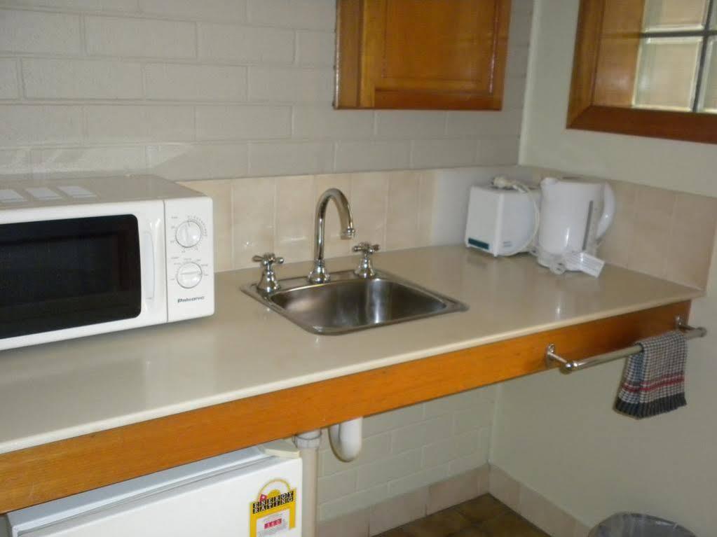 אלבורי Elm Court Motel מראה חיצוני תמונה