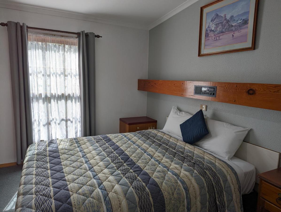 אלבורי Elm Court Motel מראה חיצוני תמונה