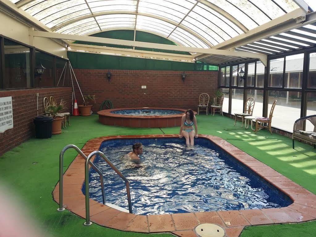 אלבורי Elm Court Motel מראה חיצוני תמונה