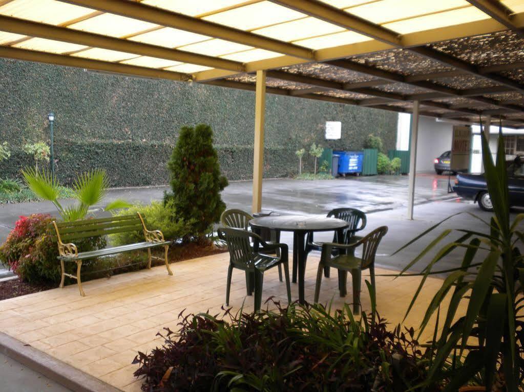 אלבורי Elm Court Motel מראה חיצוני תמונה